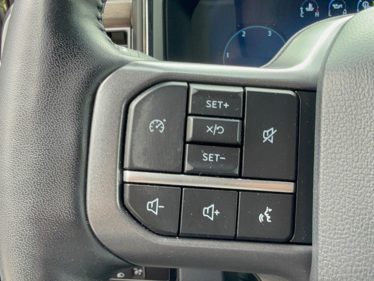 Used 2024 Ford F250 Lariat w/ Sport Appearance Package AWD/4WD image 18