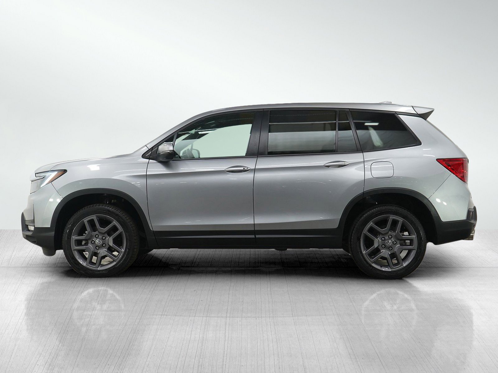 Used 2022 Honda Passport EX-L image 2