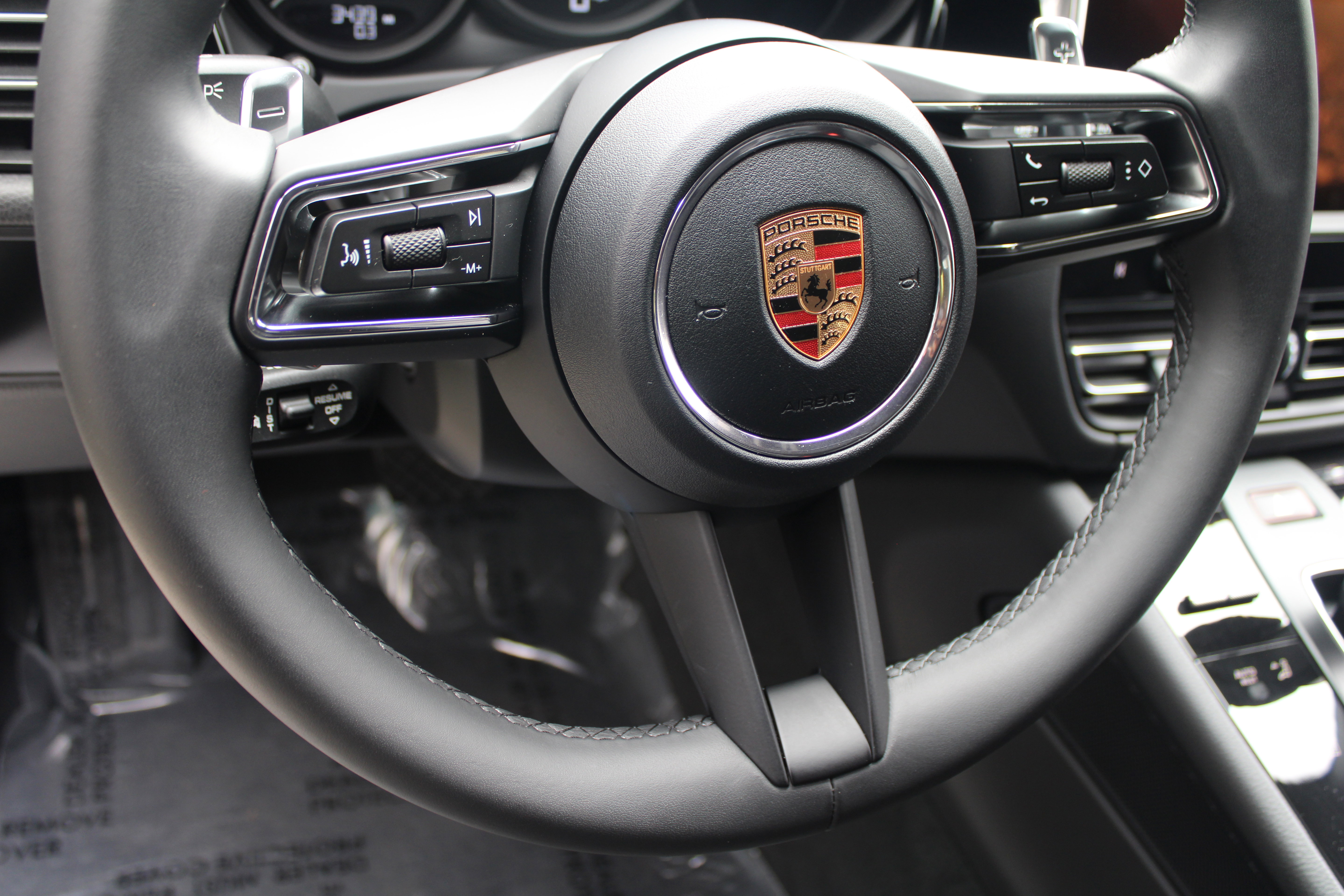 Certified 2026 Porsche Macan Turbo AWD/4WD image 19