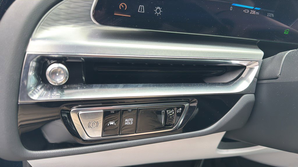 Certified 2025 Cadillac Lyriq Luxury AWD/4WD image 19