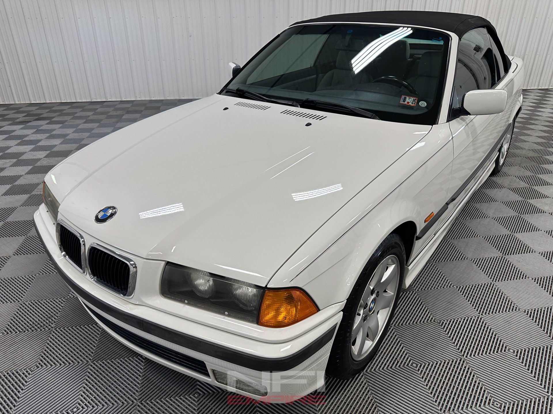 Used 1999 BMW 323i Convertible RWD image 6