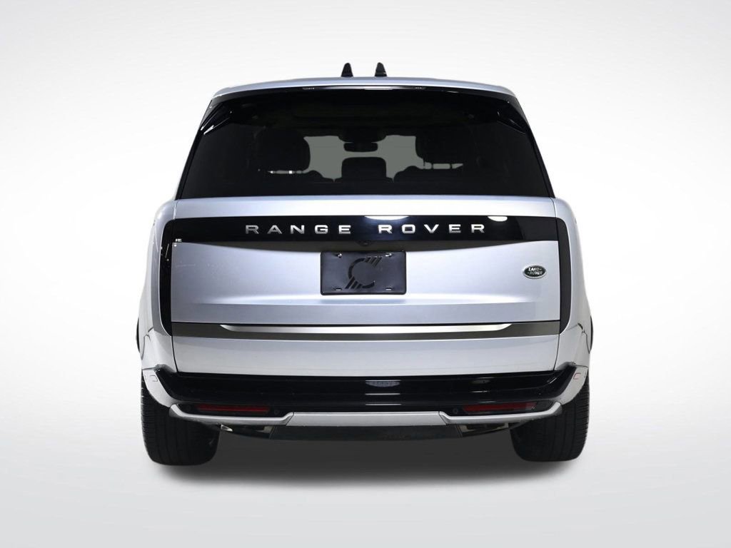 Used 2023 Land Rover Range Rover SE image 4