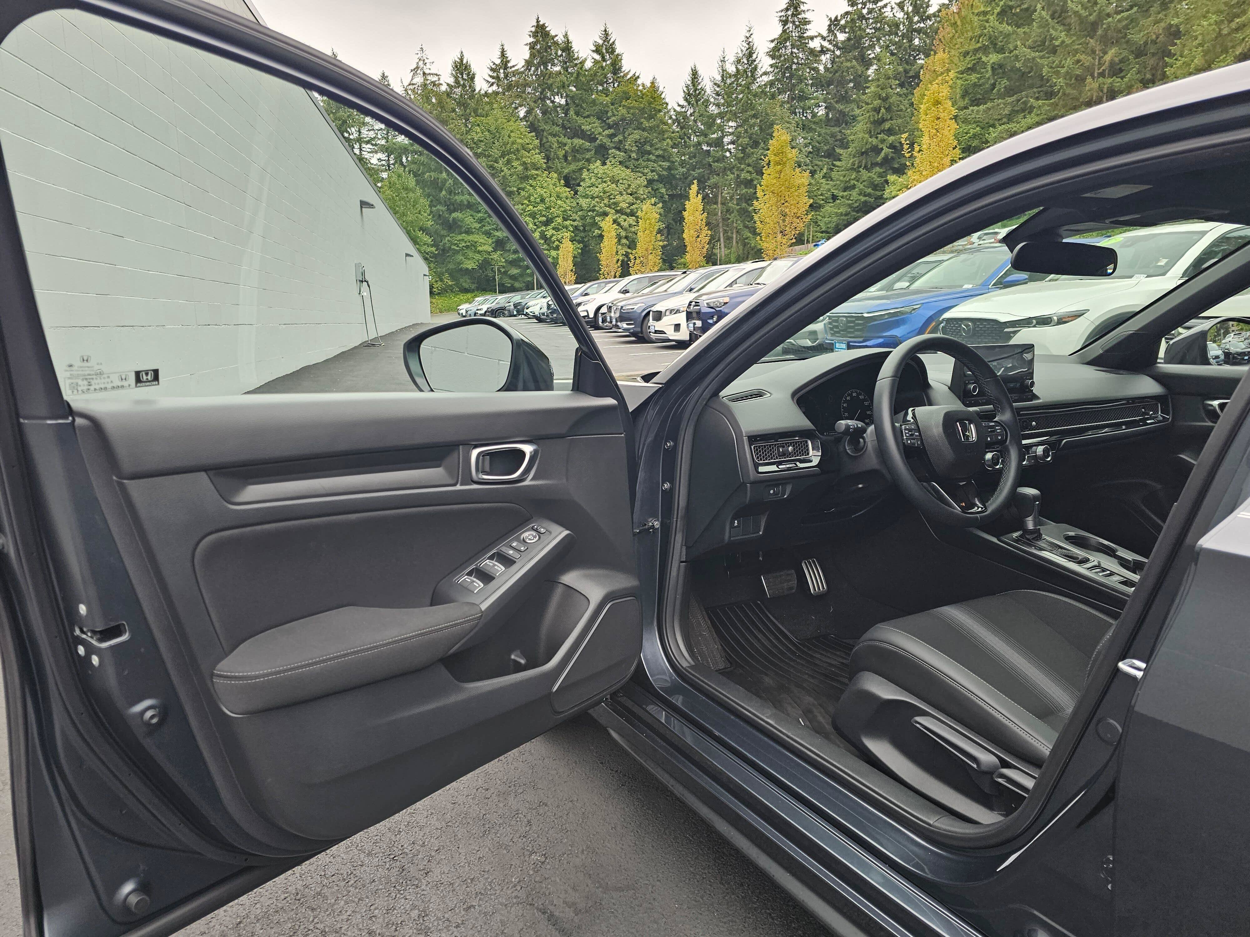 Used 2025 Honda Civic Sport image 23