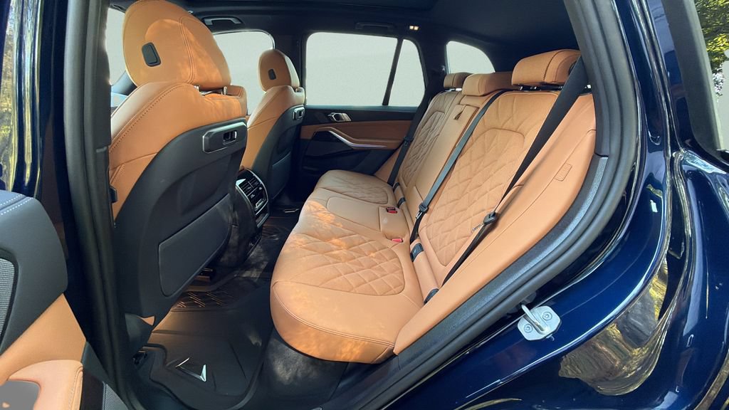 New 2026 BMW X5 xDrive50e w/ M Sport Package AWD/4WD image 17