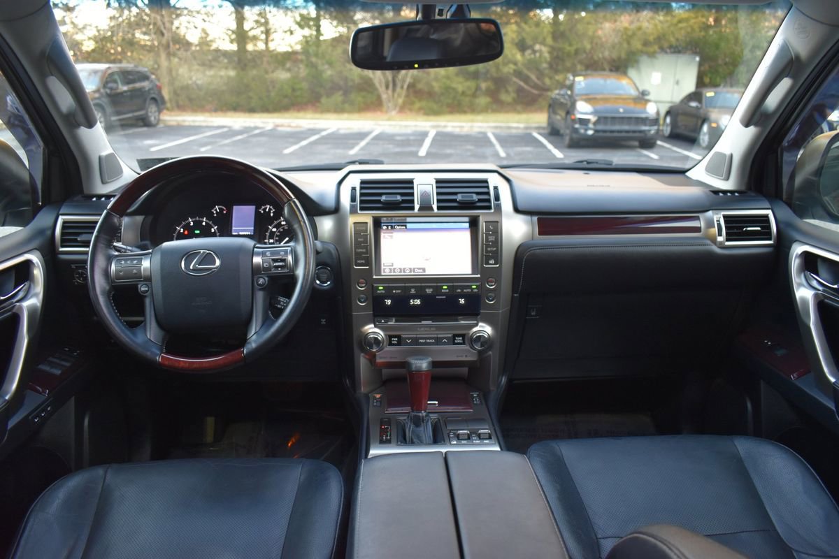 Used 2014 Lexus GX 460 w/ Premium Package image 16