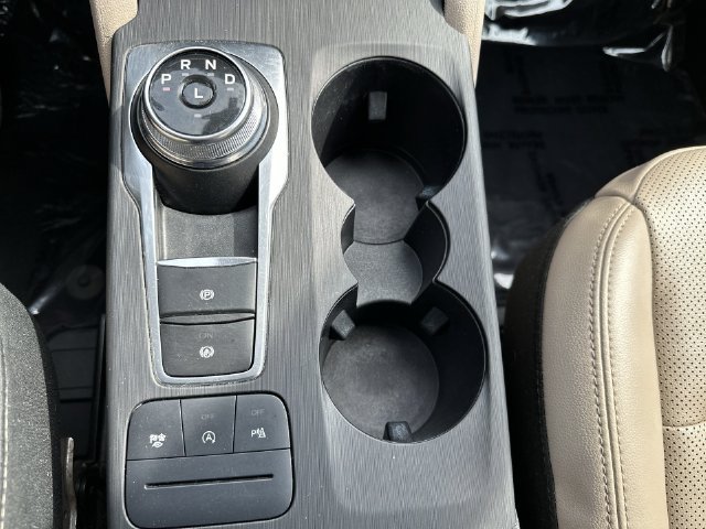 Used 2022 Ford Escape Titanium AWD/4WD image 31
