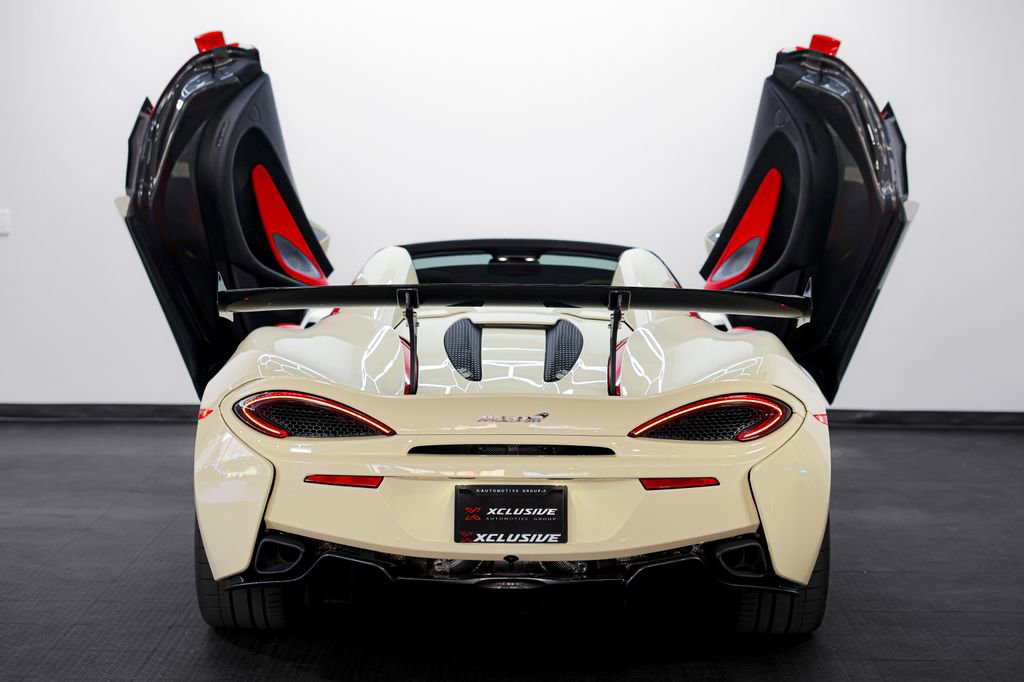 Used 2019 McLaren 570S Spider image 12