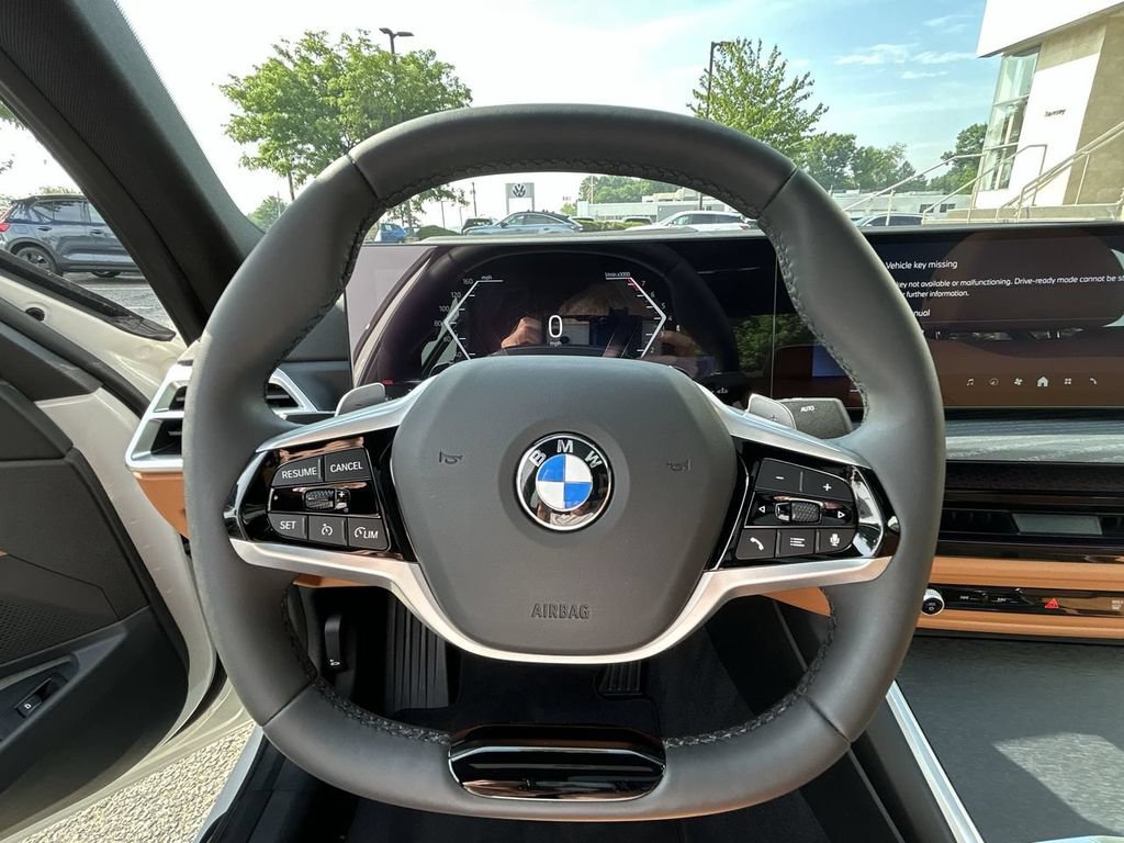 Used 2025 BMW 330i xDrive Sedan w/ M Sport Package AWD/4WD image 18