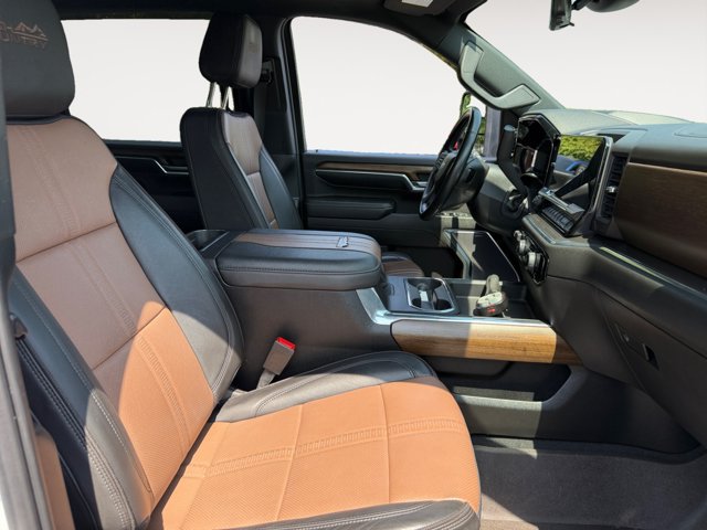 Used 2024 Chevrolet Silverado 2500 High Country w/ High Country Premium Package AWD/4WD image 15