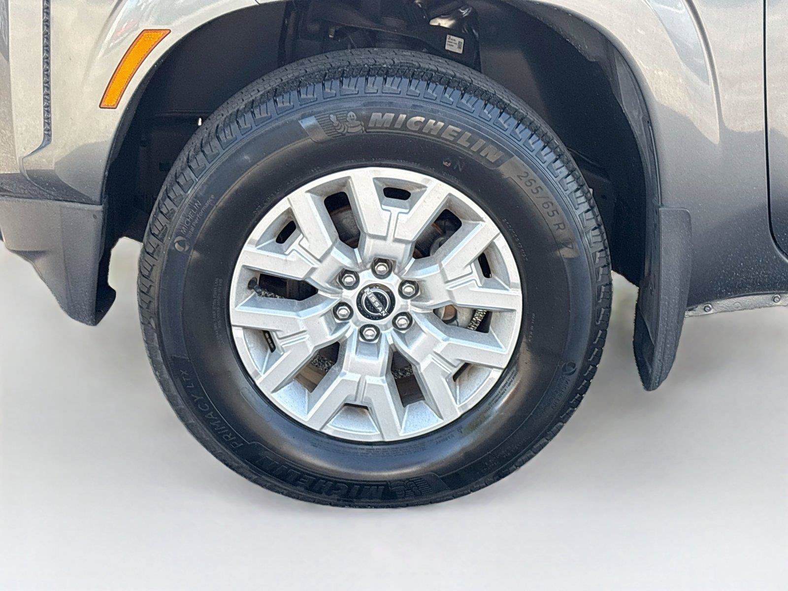 Used 2023 Nissan Frontier SV w/ SV Convenience Package RWD image 33
