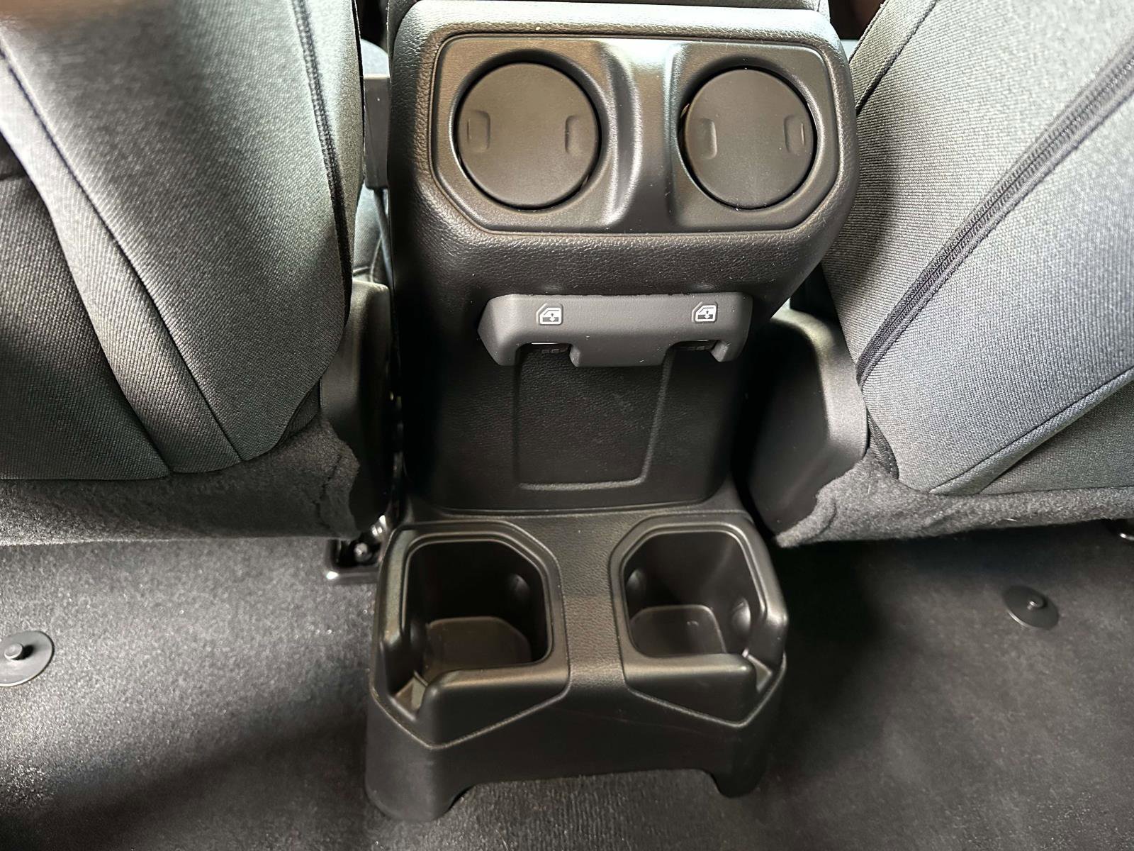 Used 2024 Jeep Gladiator Sport image 12