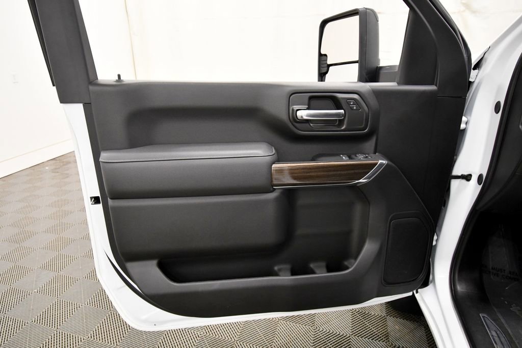 Used 2024 Chevrolet Silverado 2500 LT w/ Convenience Package image 12