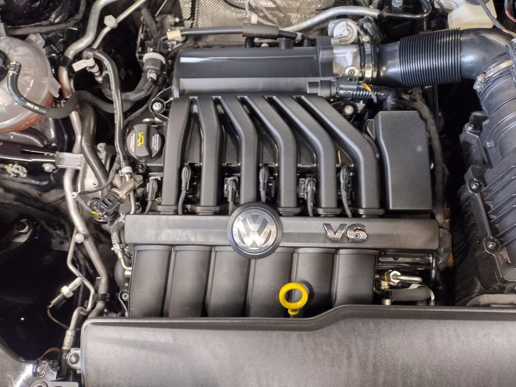 Certified 2022 Volkswagen Atlas Cross Sport SE image 8