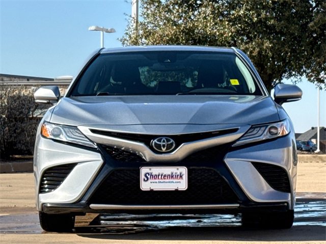 Used 2020 Toyota Camry XSE image 2