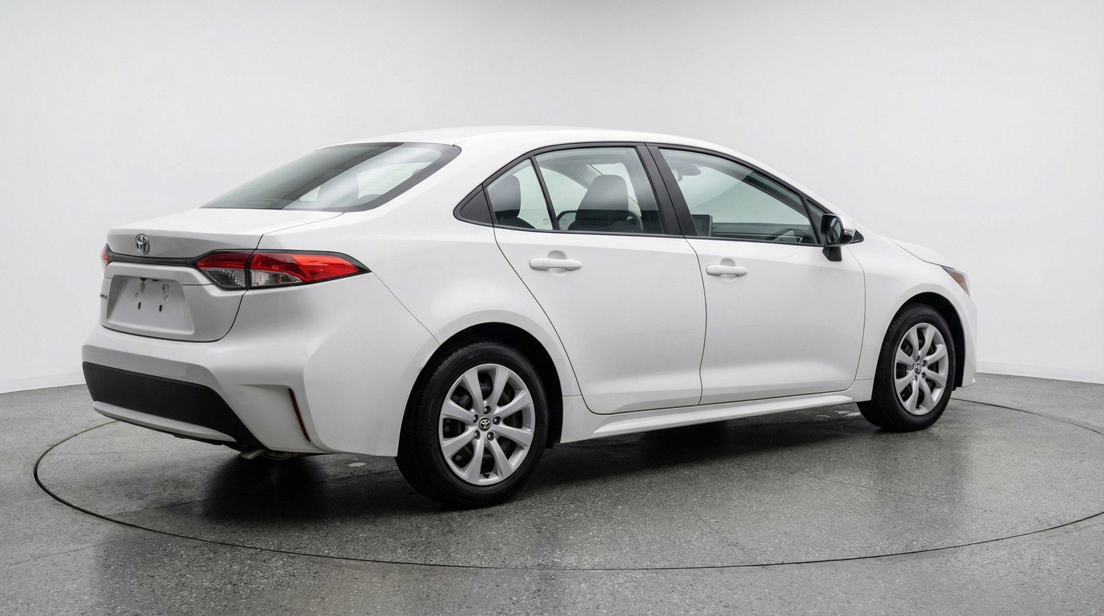 Used 2025 Toyota Corolla LE image 9