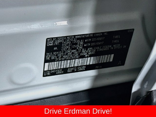 Certified 2025 Toyota RAV4 LE FWD image 31