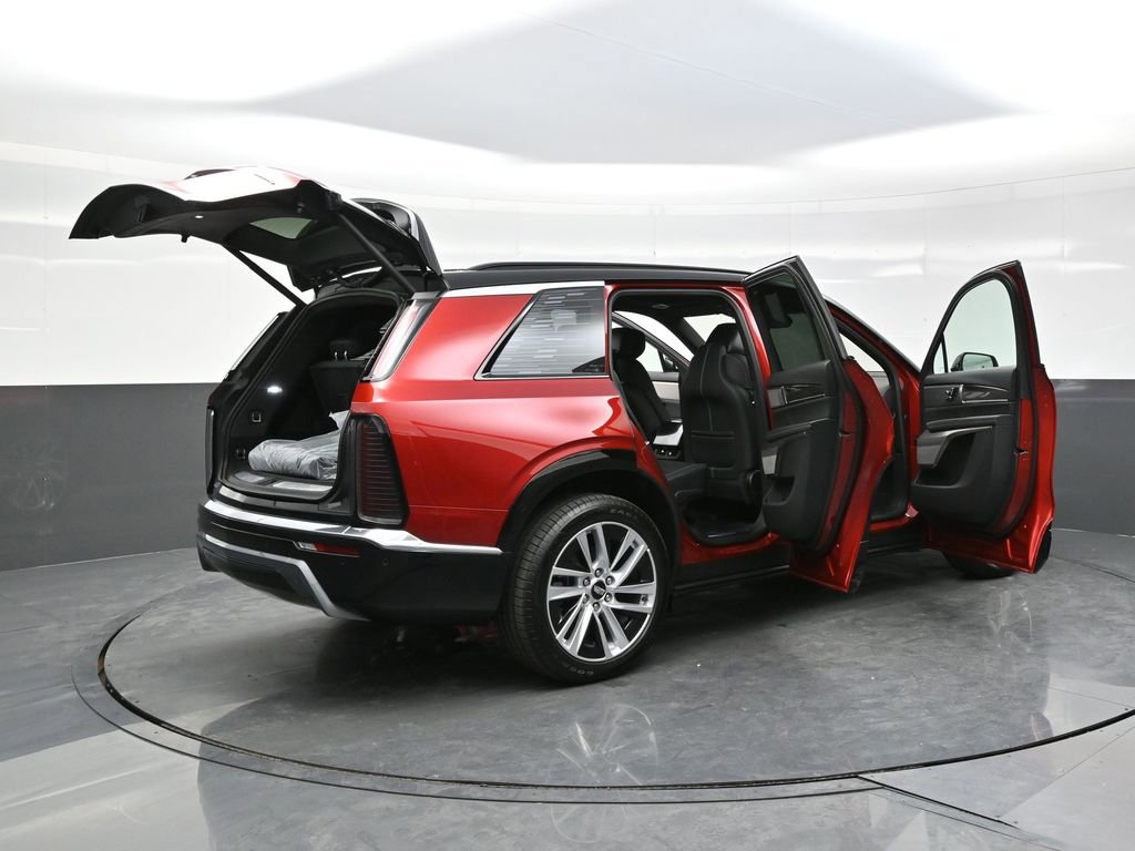 New 2026 Cadillac Vistiq Luxury w/ LPO, Floor Liner Package image 31