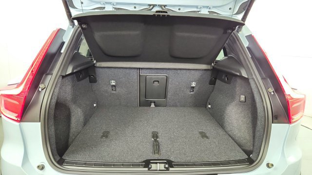 New 2026 Volvo XC40 B5 Plus w/ Climate Package AWD/4WD image 38