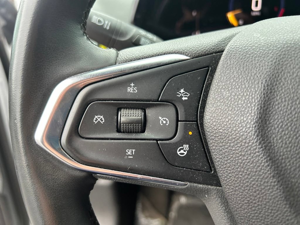 Used 2025 Chevrolet Trax LT w/ Driver Confidence Package FWD image 17