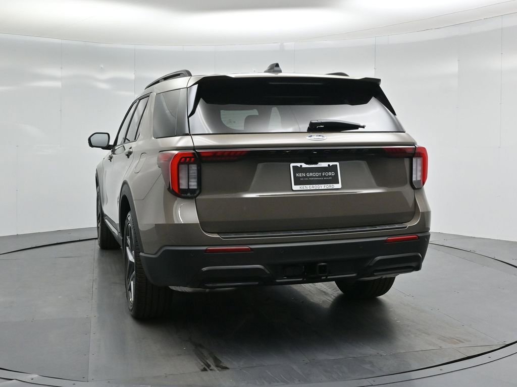 Used 2026 Ford Explorer ST-Line w/ ST-Line Street Pack RWD image 33