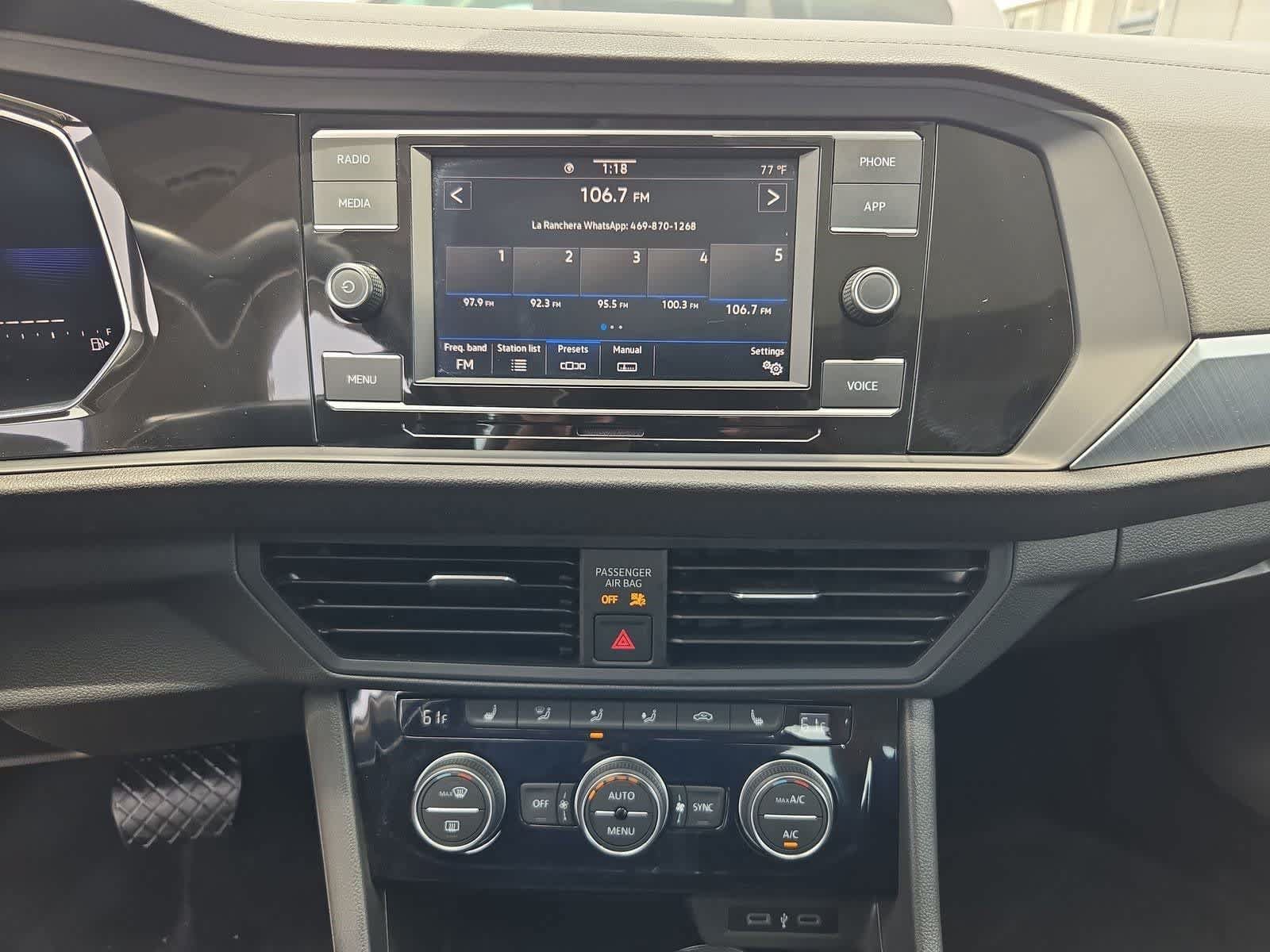 Used 2022 Volkswagen Jetta SE w/ Panoramic Sunroof Package FWD image 27