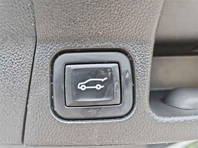 Certified 2022 GMC Acadia SLE w/ Driver Convenience Package image 15