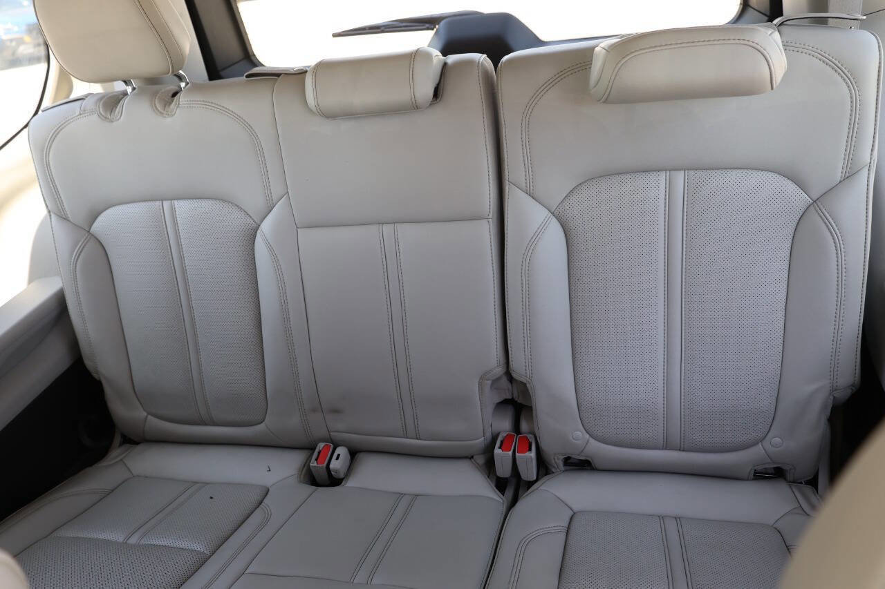 Used 2022 Jeep Wagoneer Series II AWD/4WD image 17