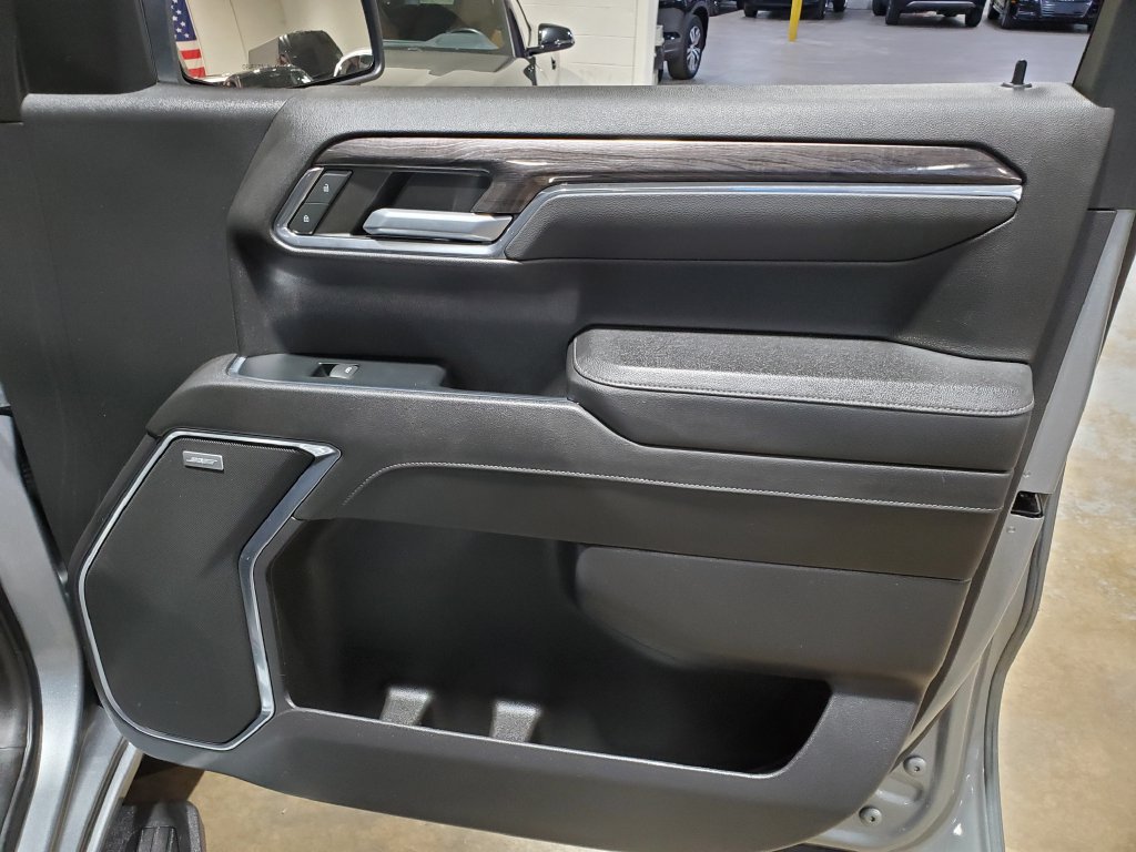 Used 2023 Chevrolet Silverado 1500 LTZ AWD/4WD image 15