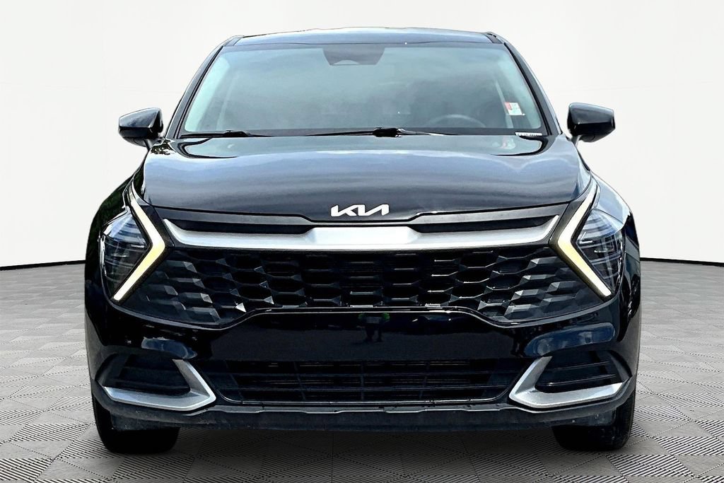 Used 2025 Kia Sportage LX FWD image 2