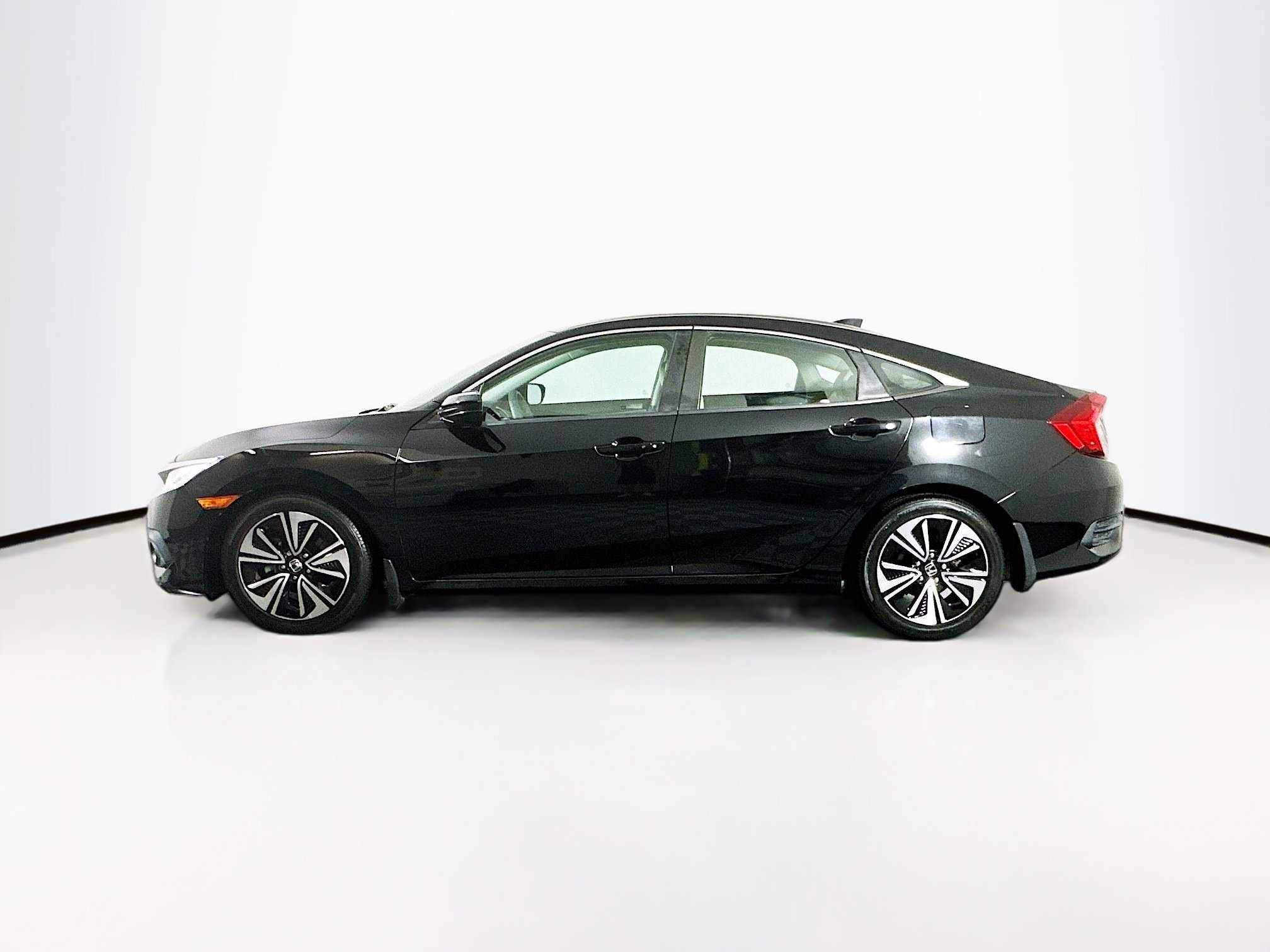 Used 2017 Honda Civic EX-T image 4