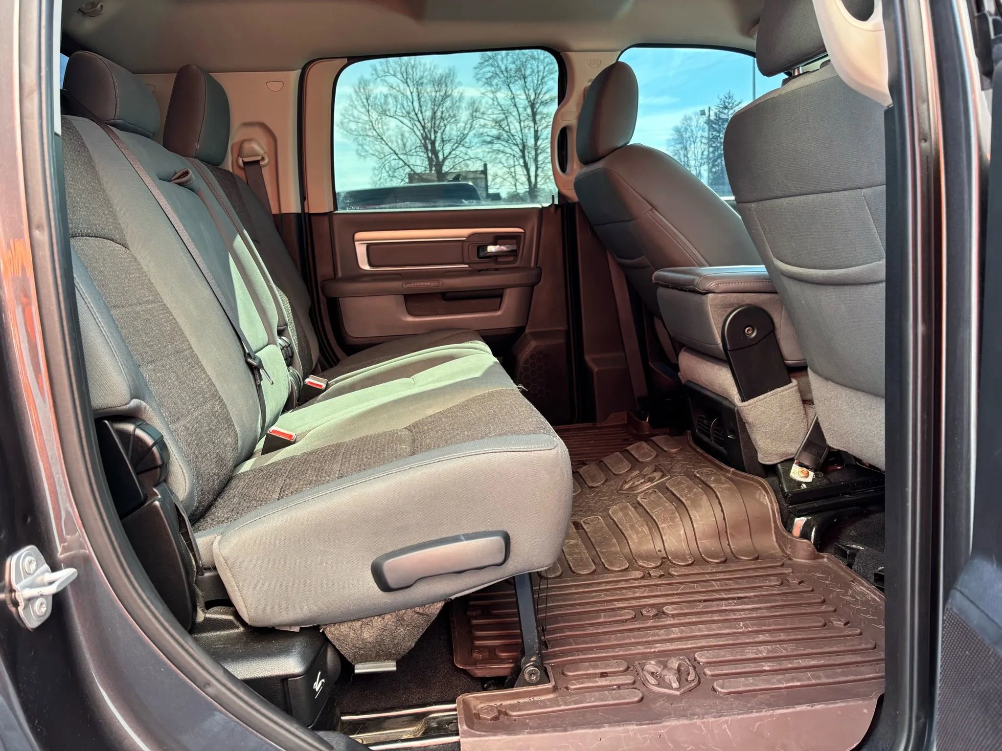 Used 2016 RAM 2500 SLT w/ Luxury Group image 15