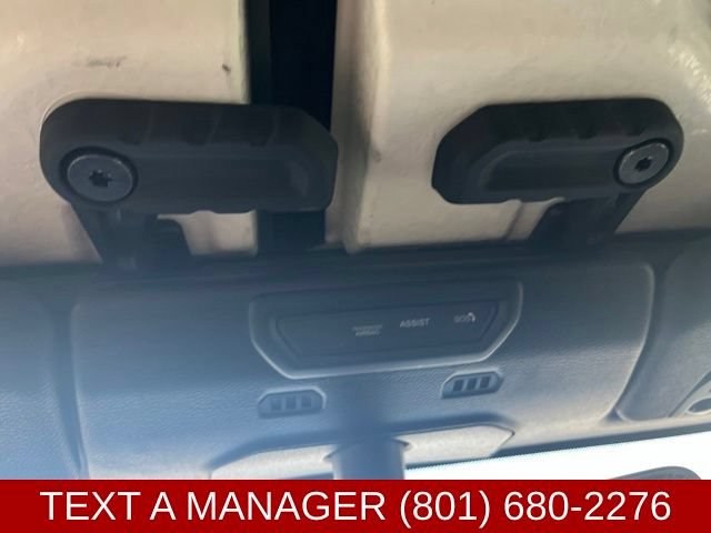 Used 2023 Jeep Gladiator Mojave w/ Cold Weather Group AWD/4WD image 29