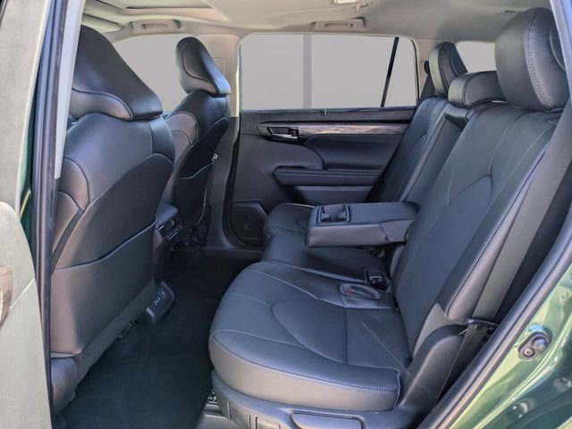 Used 2023 Toyota Highlander Limited FWD image 14