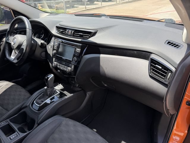 Used 2022 Nissan Rogue Sport SV w/ Technology Package FWD image 27