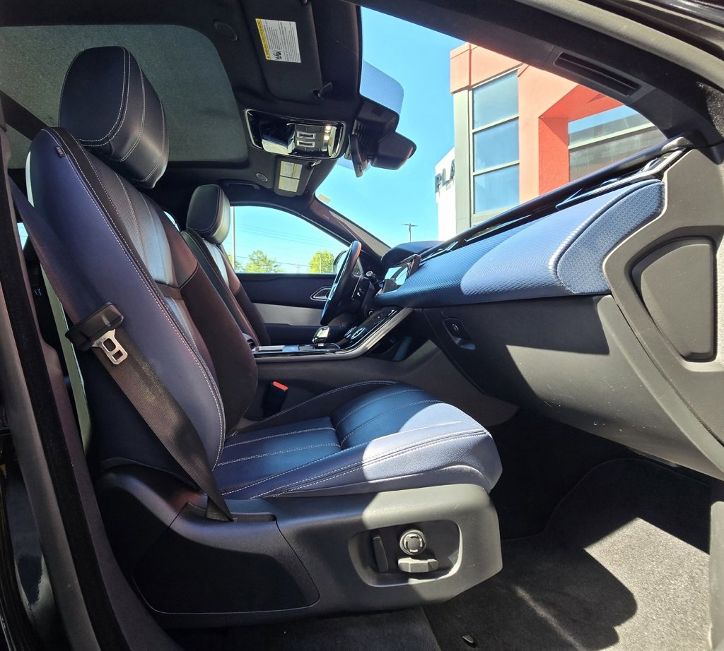 Used 2022 Land Rover Range Rover Velar R-Dynamic S image 19