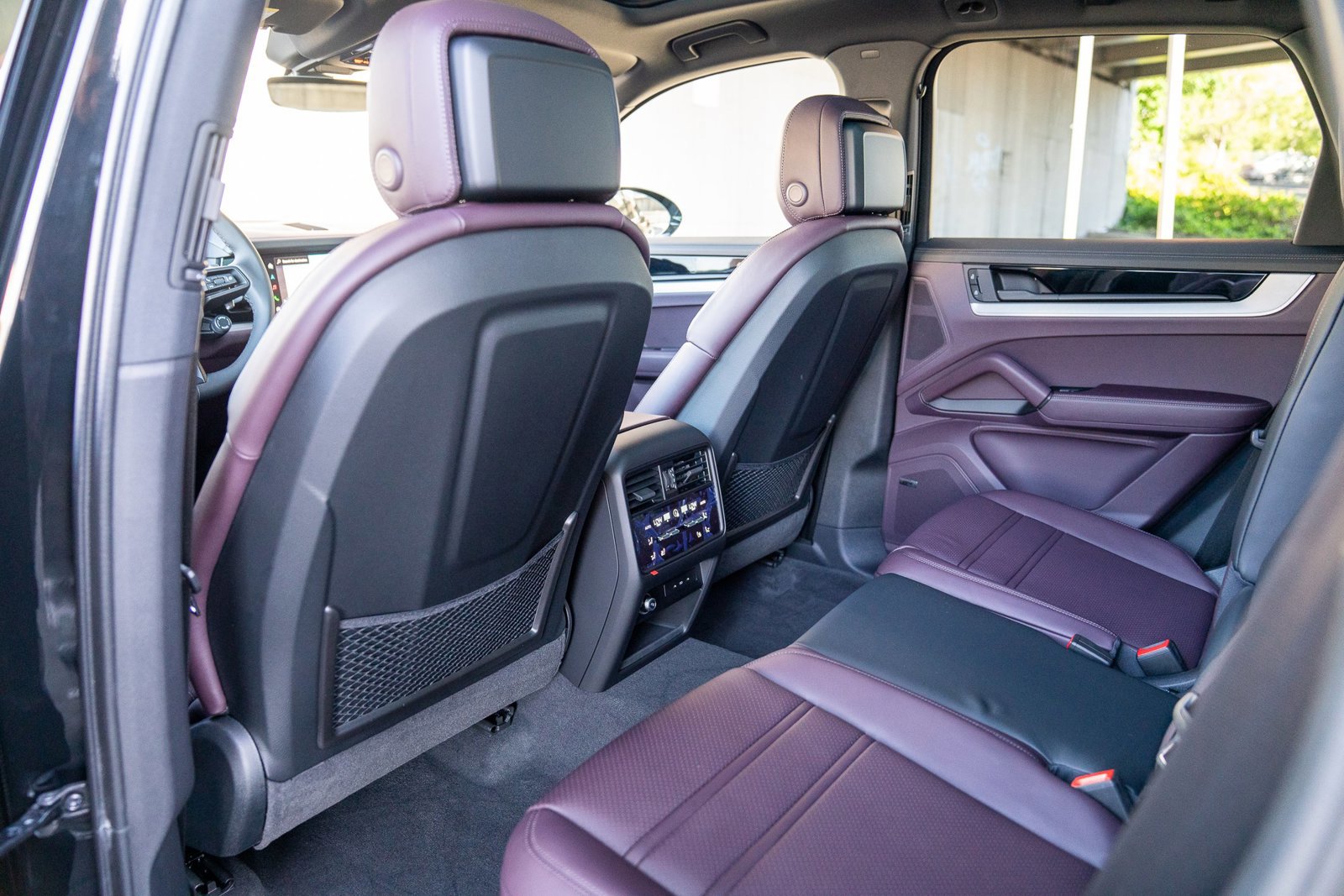 Certified 2025 Porsche Cayenne AWD/4WD image 18