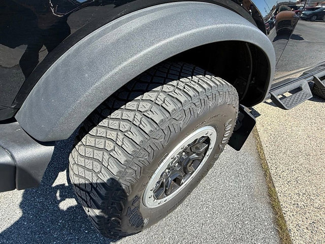 Used 2023 Ford Bronco Badlands image 11