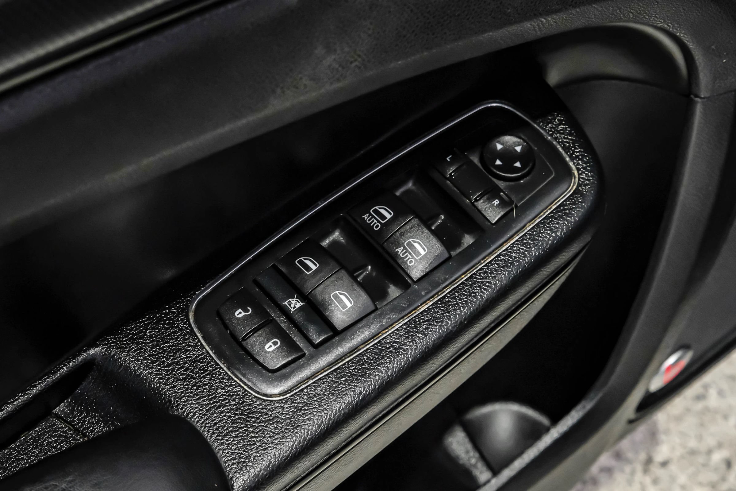 Used 2015 Chrysler 300 S w/ 300S Premium Group RWD image 57