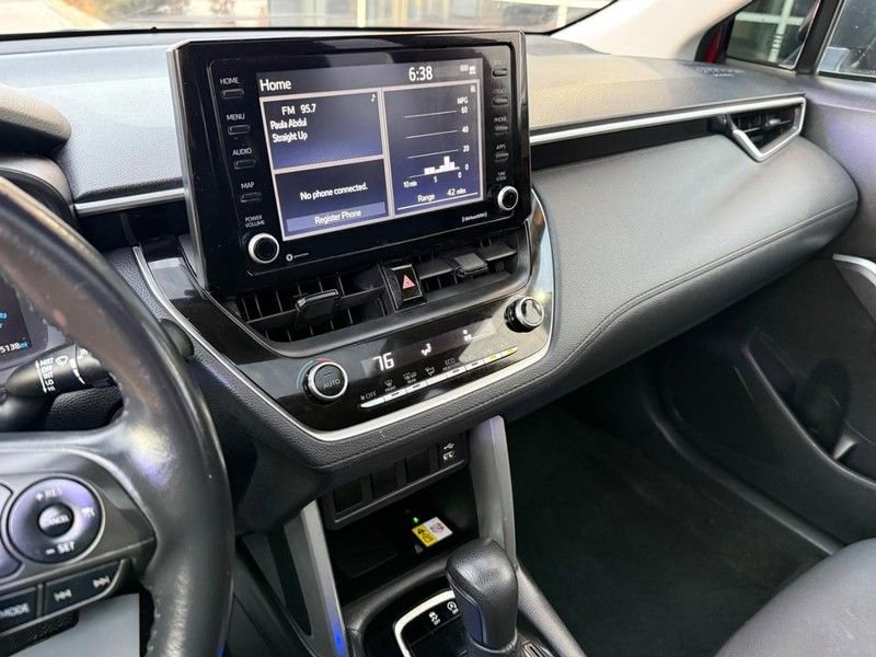 Used 2022 Toyota Corolla Cross LE w/ Moonroof Package image 25