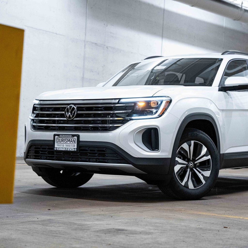 New 2026 Volkswagen Atlas SE image 2