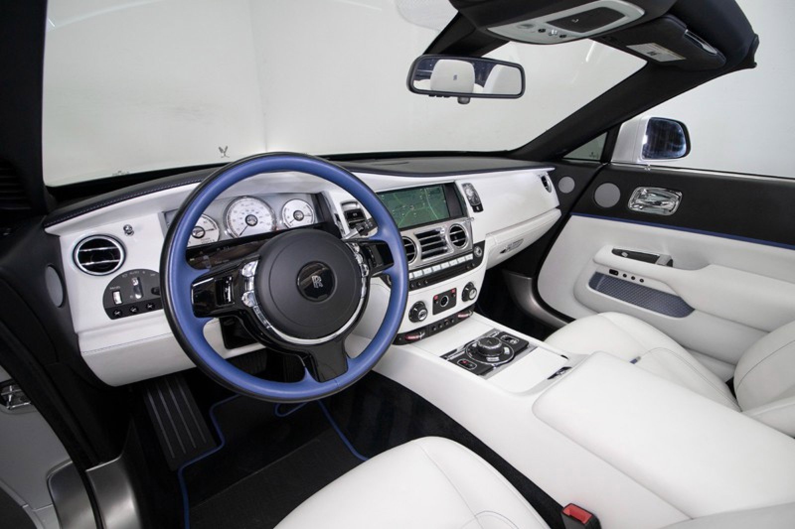 Used 2017 Rolls-Royce Dawn image 4
