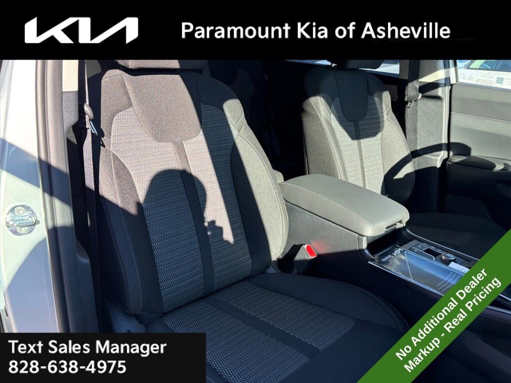 New 2026 Kia Sorento LX image 17