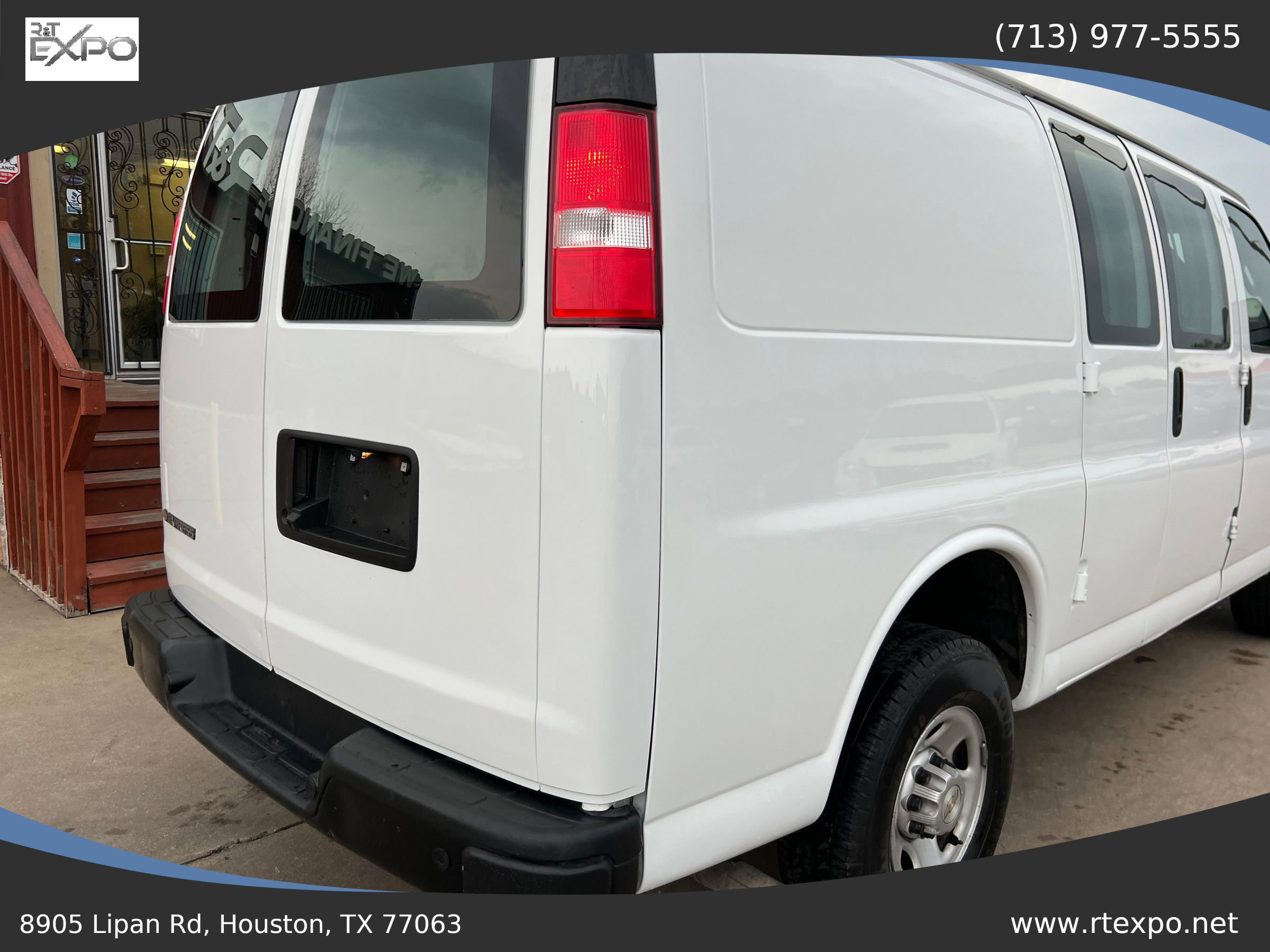 Used 2021 Chevrolet Express 2500 w/ Driver Convenience Package image 19