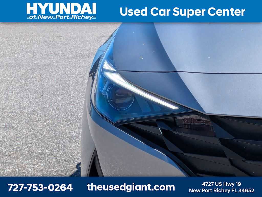 Used 2023 Hyundai Elantra SE image 9