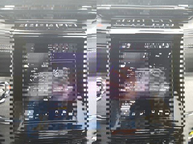 New 2025 Jeep Grand Cherokee Altitude image 2