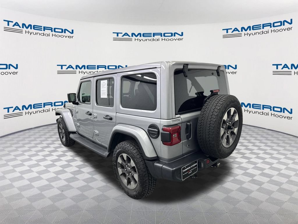 Used 2018 Jeep Wrangler Unlimited Sahara AWD/4WD image 3
