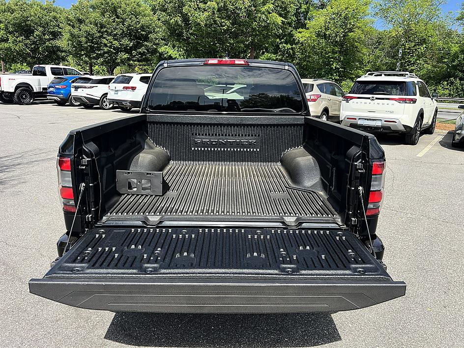 Certified 2025 Nissan Frontier SV image 15