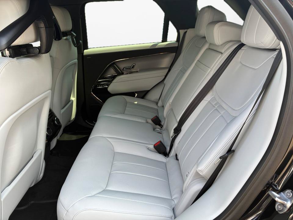 New 2026 Land Rover Range Rover Sport SE AWD/4WD image 13