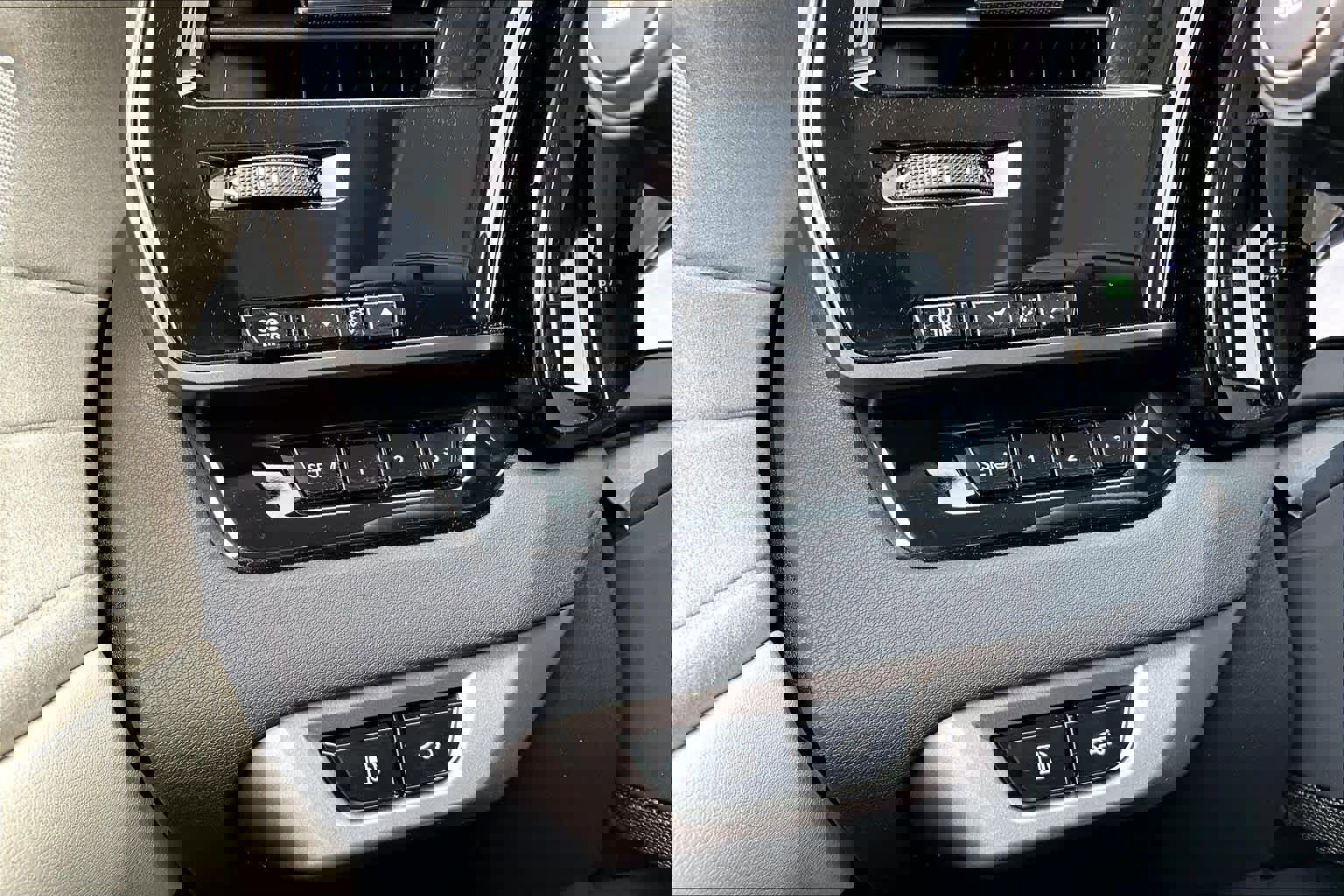 Certified 2025 Lexus RX 450h Luxury w/ Convenience Package image 69