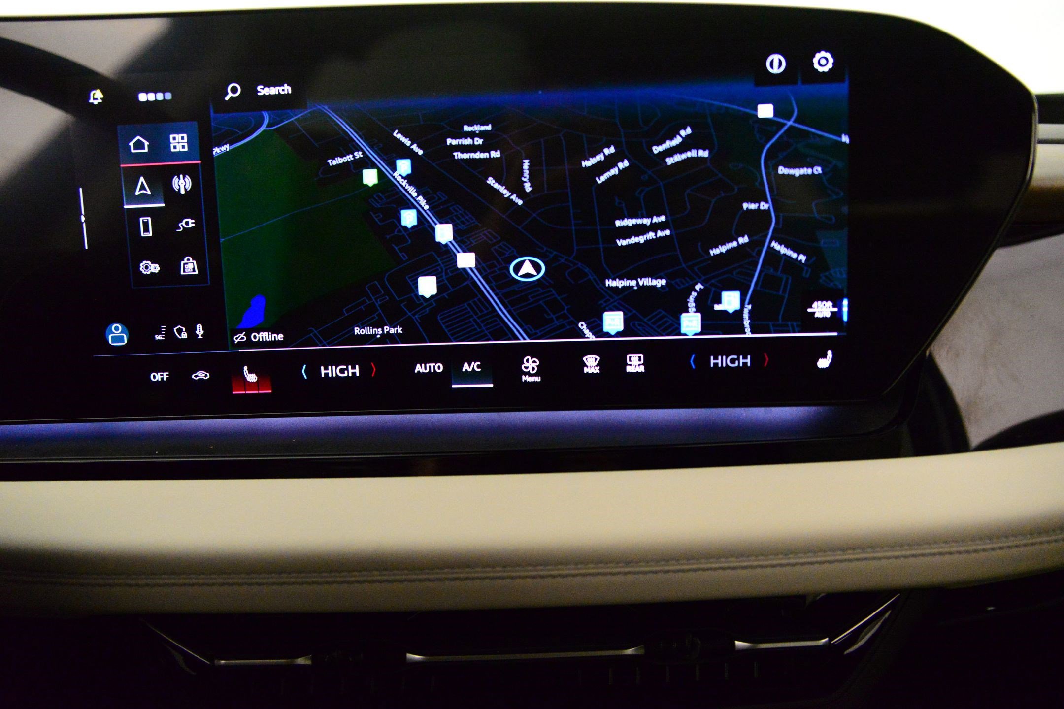 Certified 2025 Audi Q6 e-tron Premium w/ Convenience Package image 28